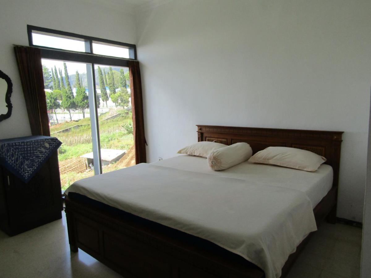 Hotel Pantes Sarangan Exterior photo